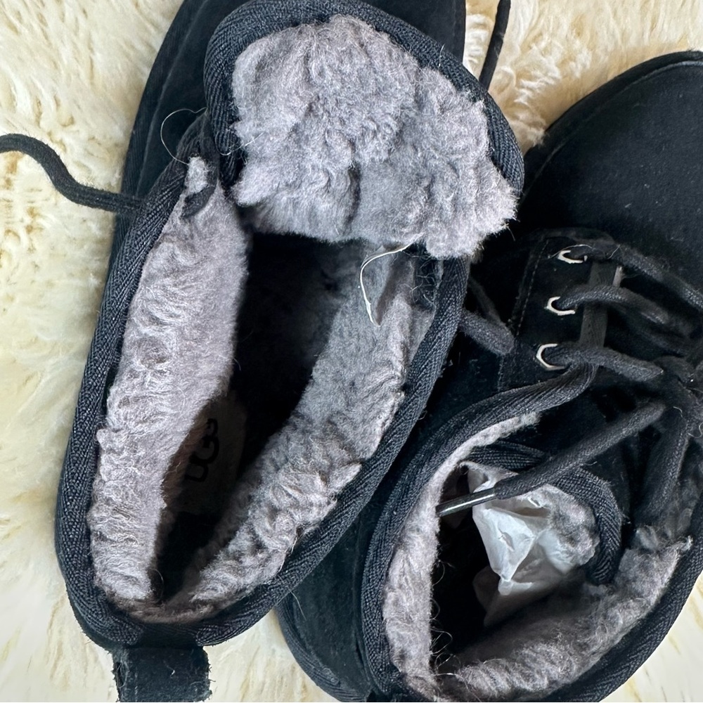UGG® Neumel for Men |
Lace-Up Casual Shoes - Picture 10 of 10